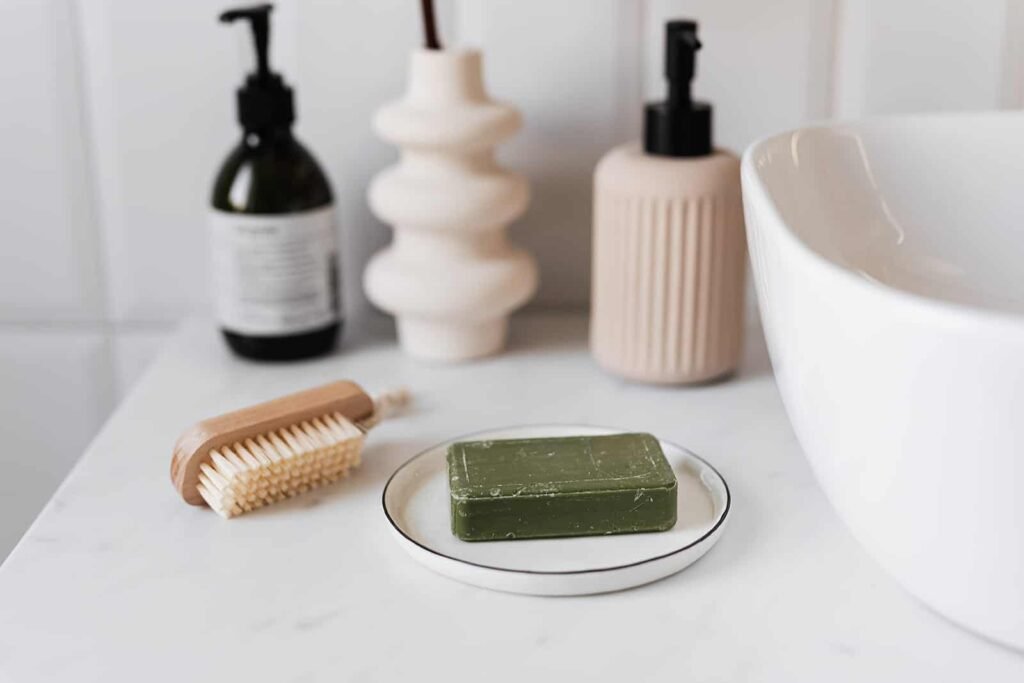 which one is less harmful to the environment and why? Pexels Karolina Grabowska 4194706 1024x683